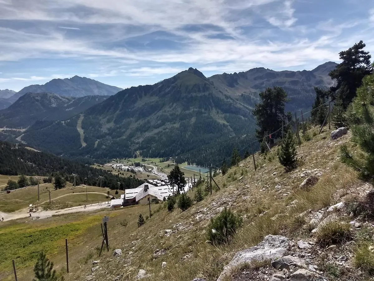 Renardière 3 Montgenèvre 0*,